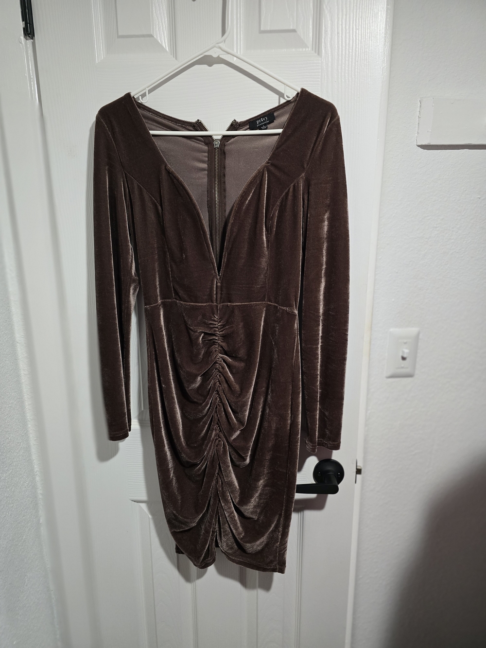 Piko Velvet Ruched Long Sleeve Dress - Brown